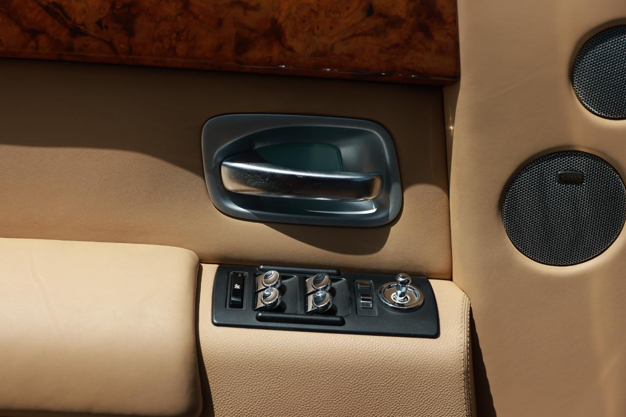 Rolls-Royce Phantom  2006