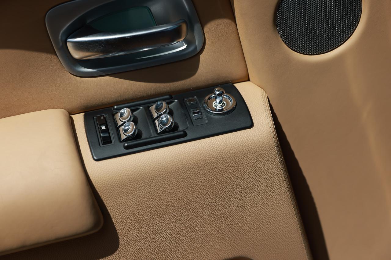 Rolls-Royce Phantom  2006