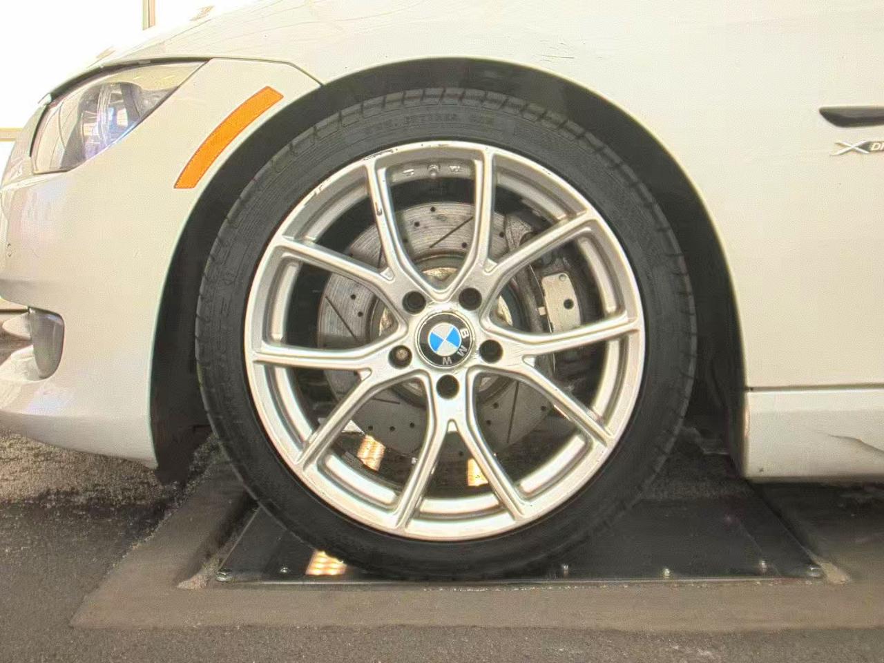 BMW 3 Series  2011