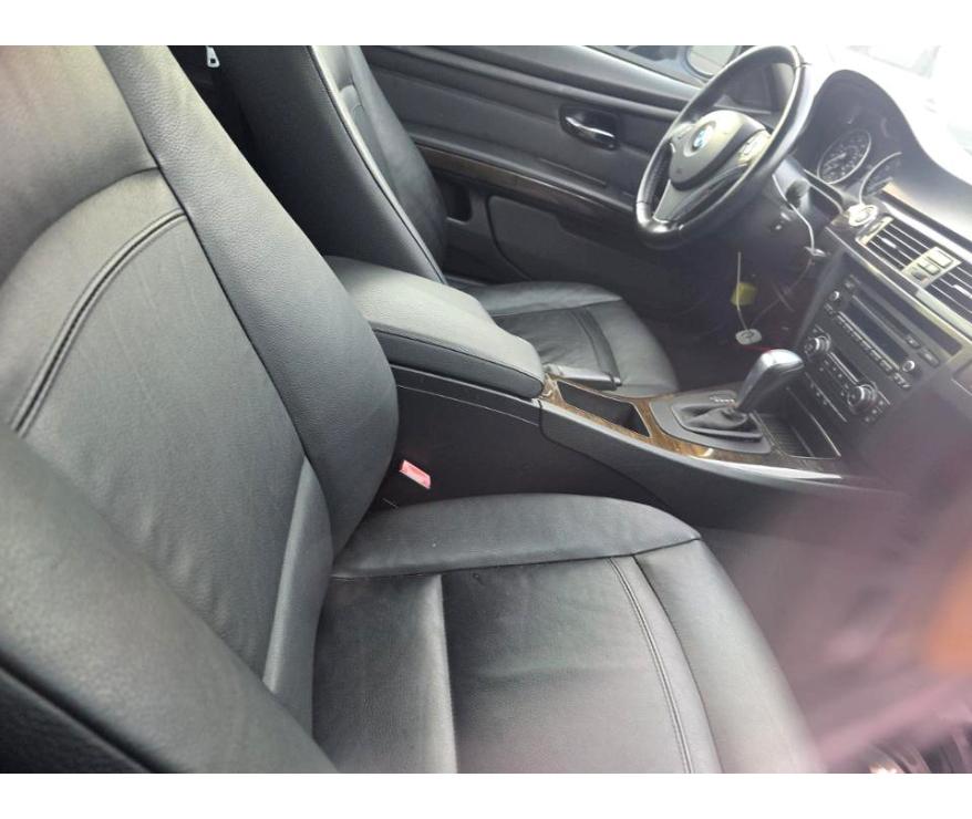 BMW 3 Series  2011
