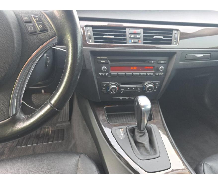 BMW 3 Series  2011