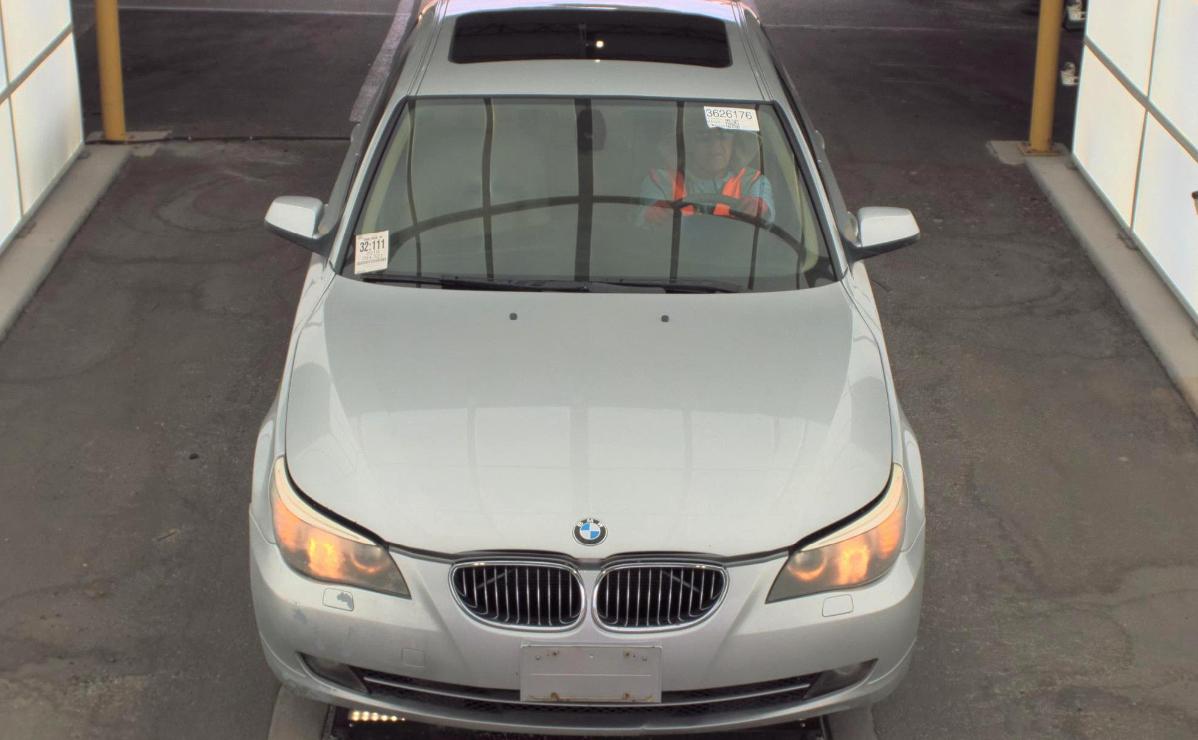 BMW 528i  2010