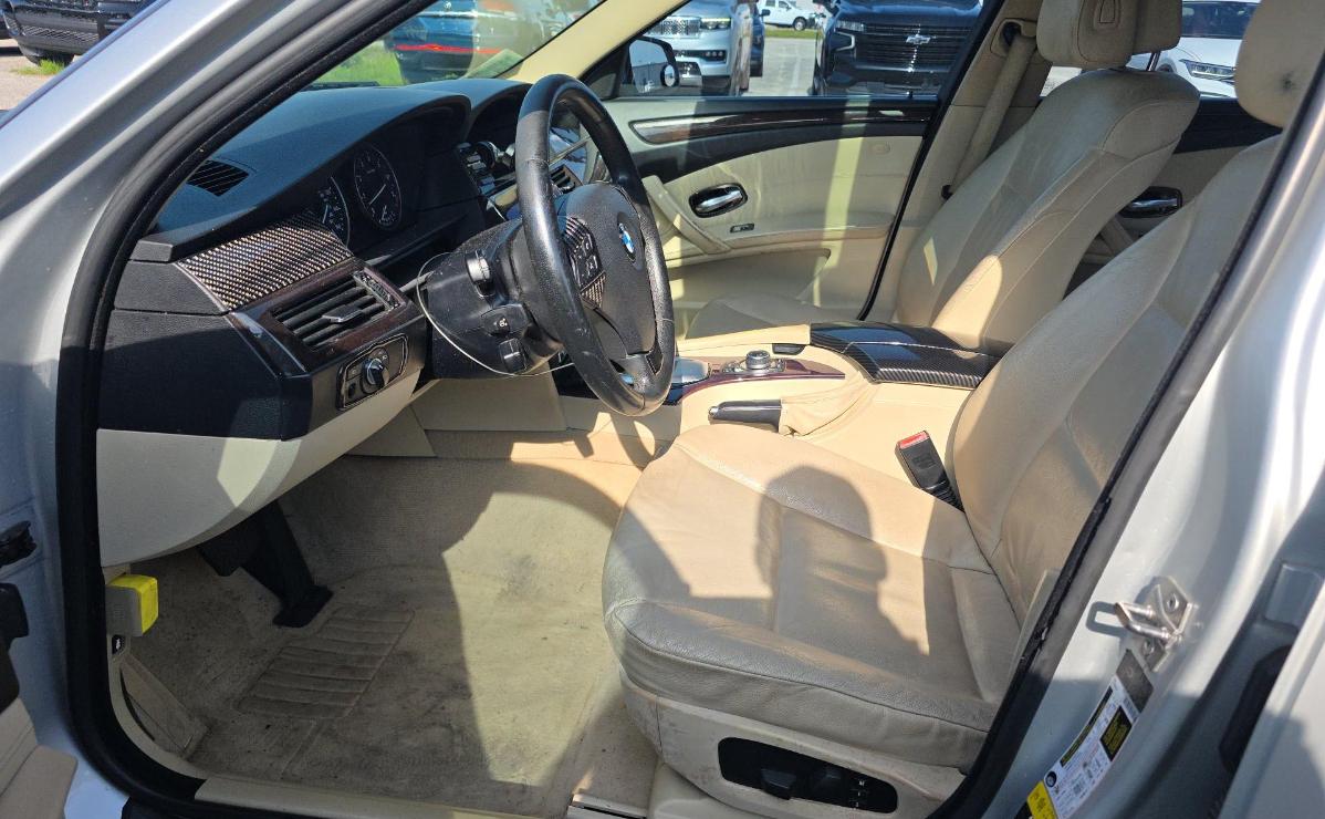 BMW 528i  2010
