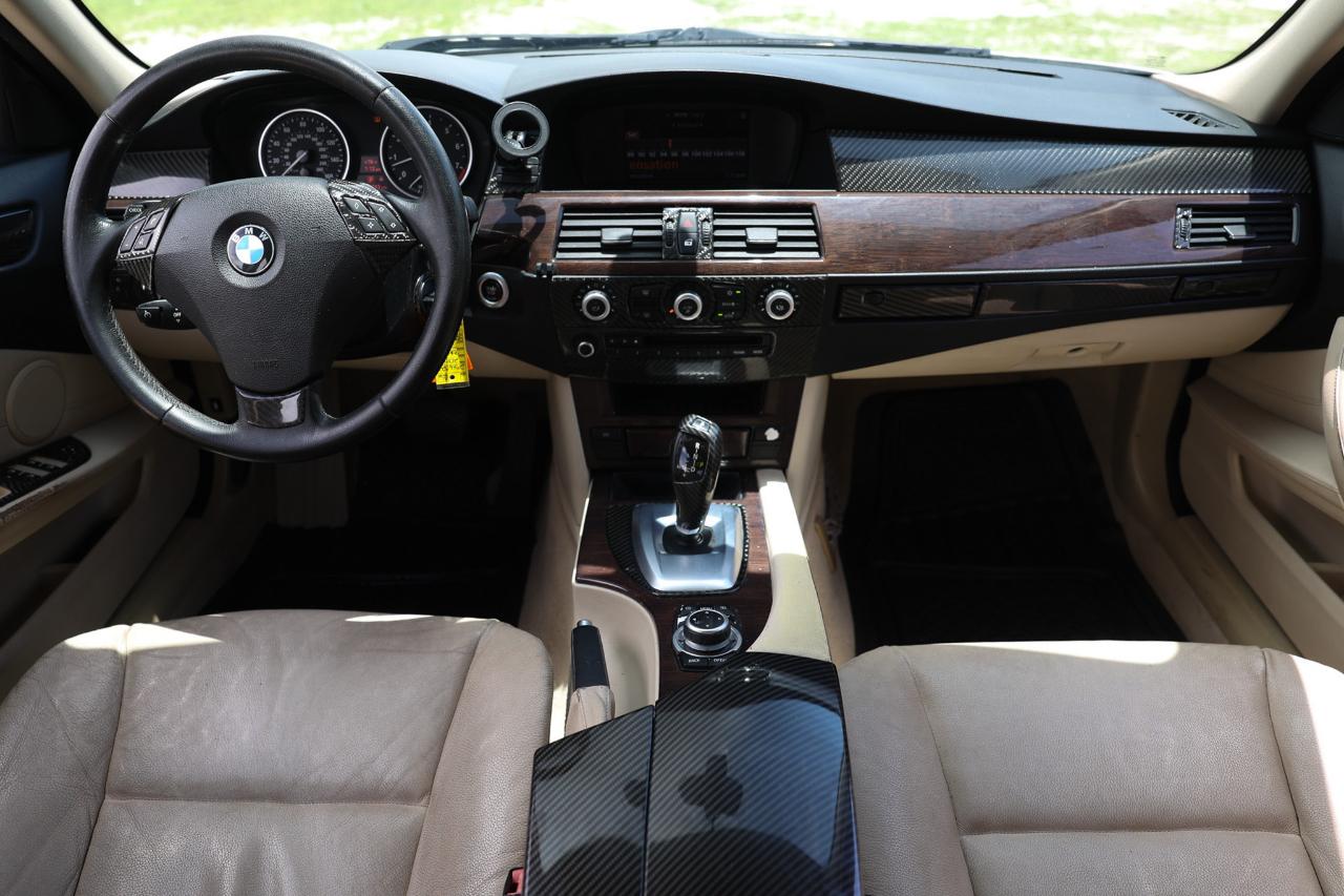 BMW 528i  2010