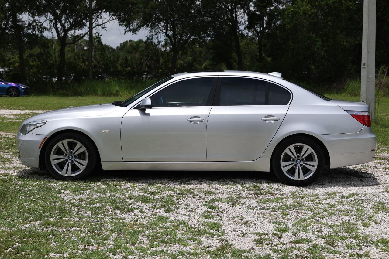 BMW 528i  2010