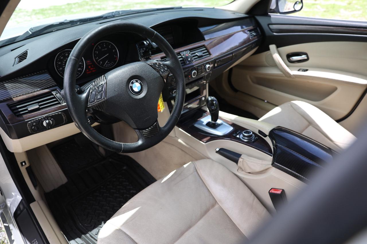 BMW 528i  2010