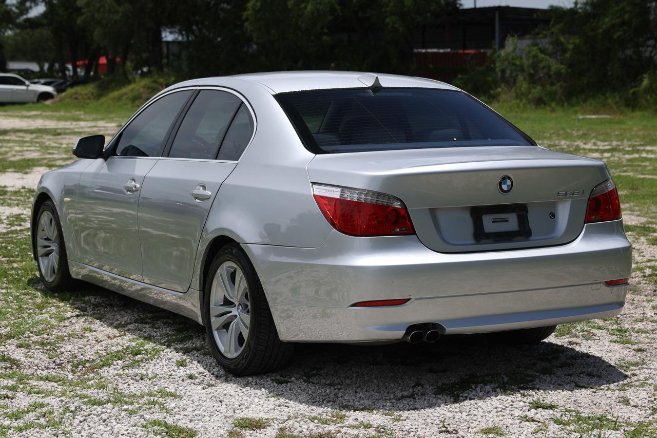 BMW 528i  2010