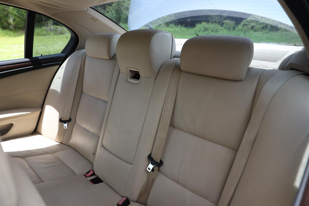 BMW 528i  2010