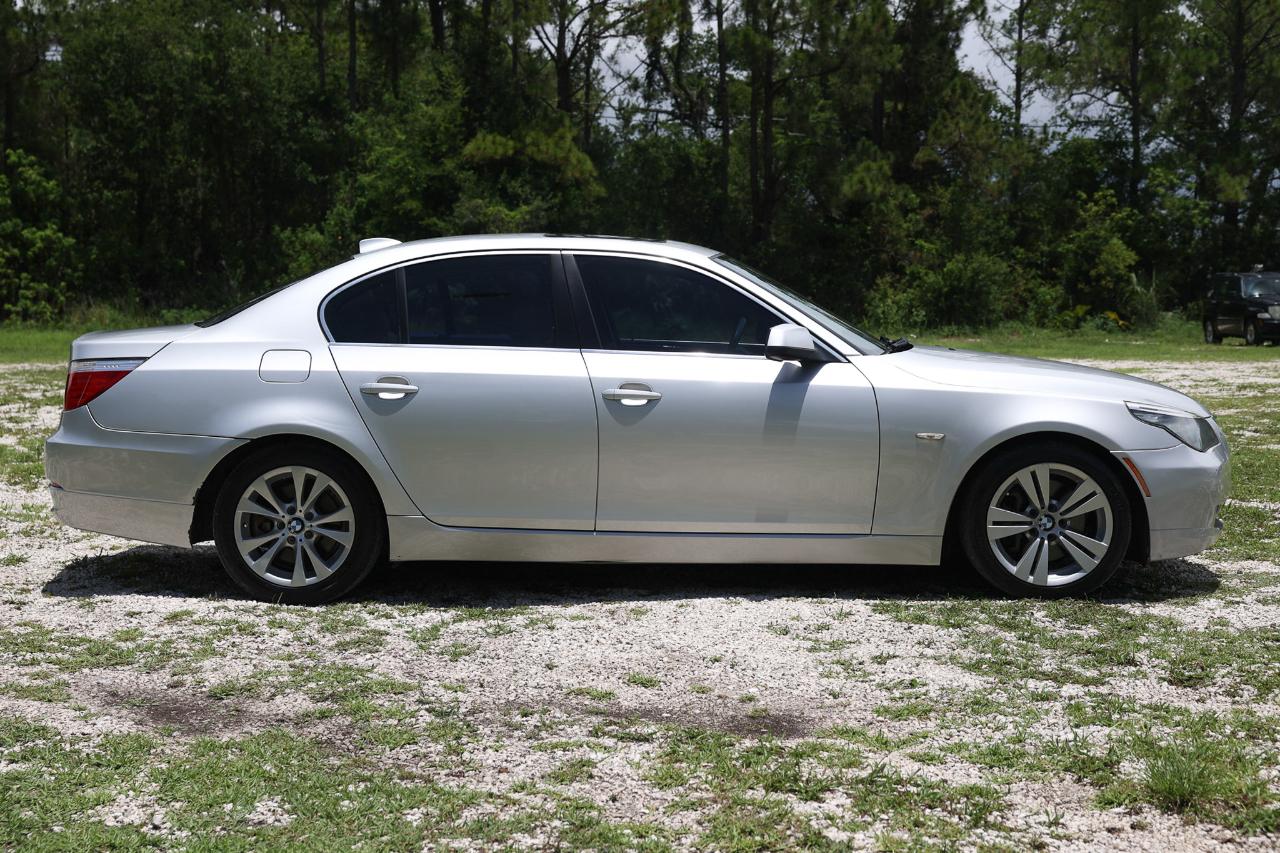BMW 528i  2010