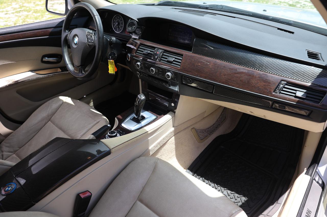 BMW 528i  2010