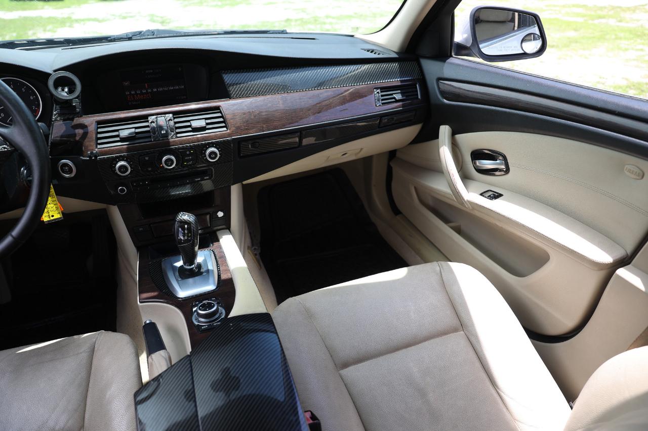 BMW 528i  2010