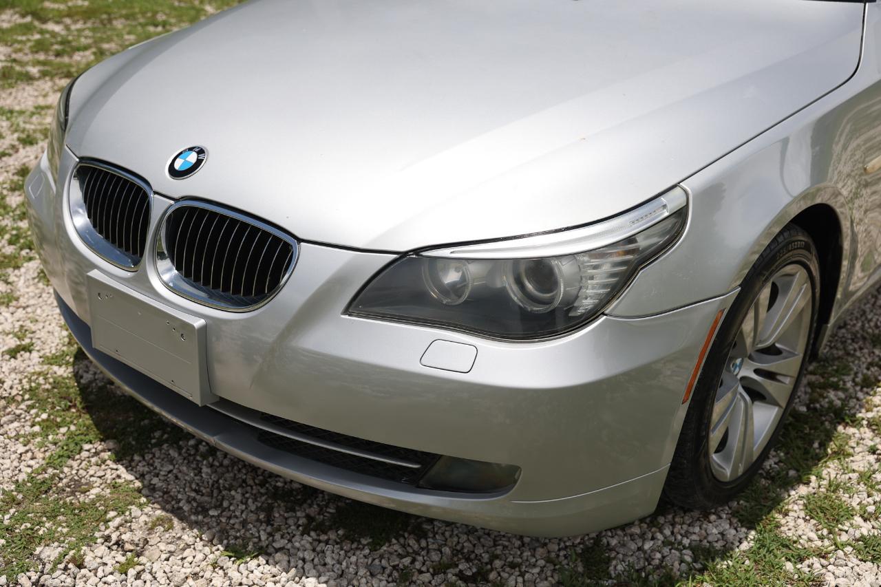 BMW 528i  2010