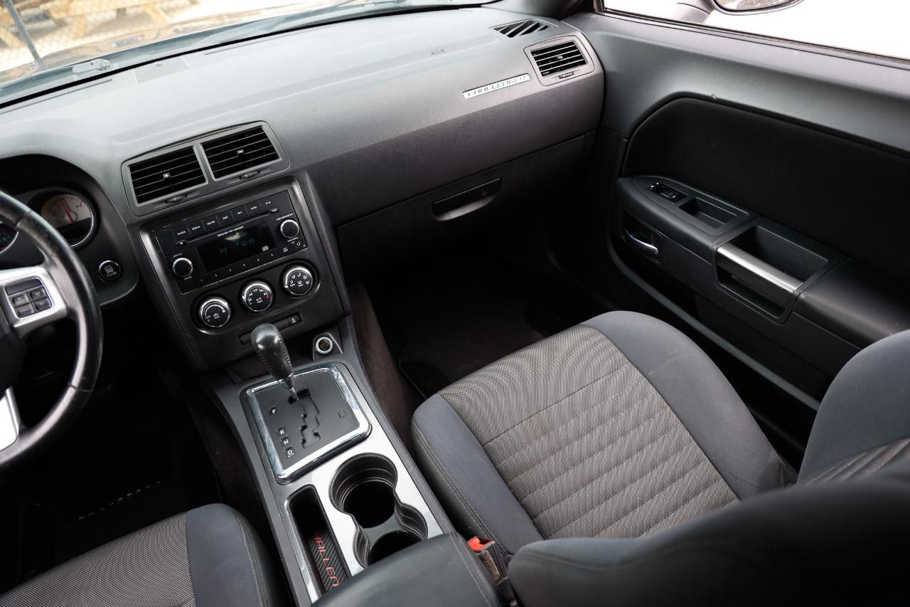 Dodge Challenger  2013