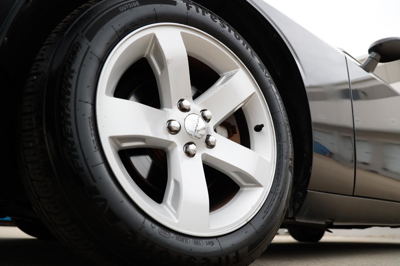 Dodge Challenger  2013