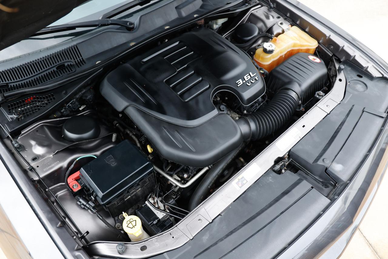 Dodge Challenger  2013