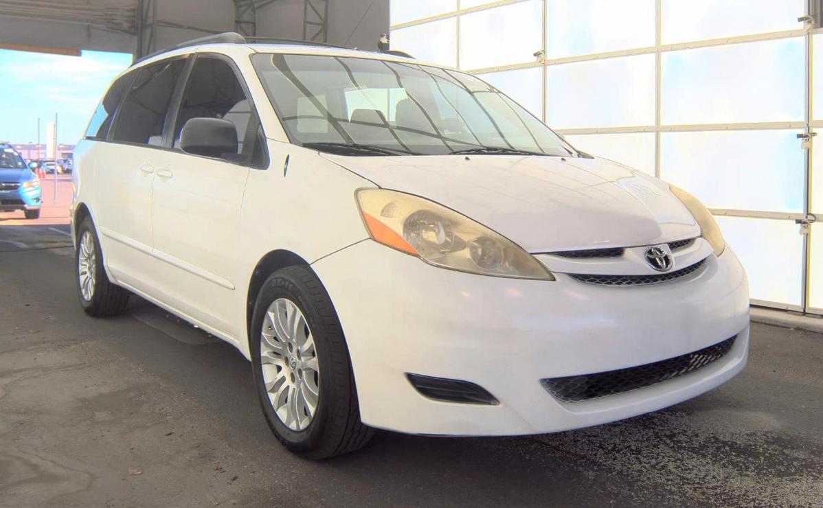 Toyota Sienna  2010