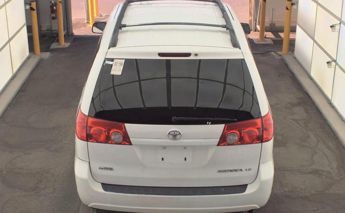Toyota Sienna  2010
