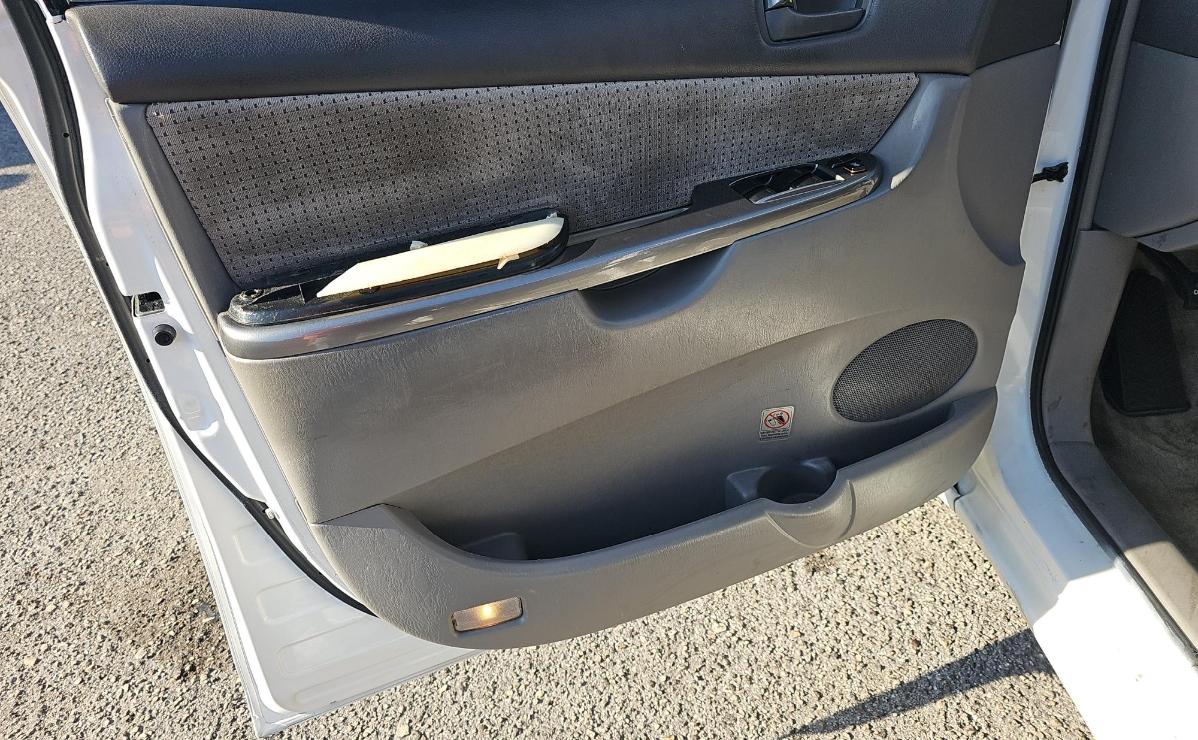 Toyota Sienna  2010