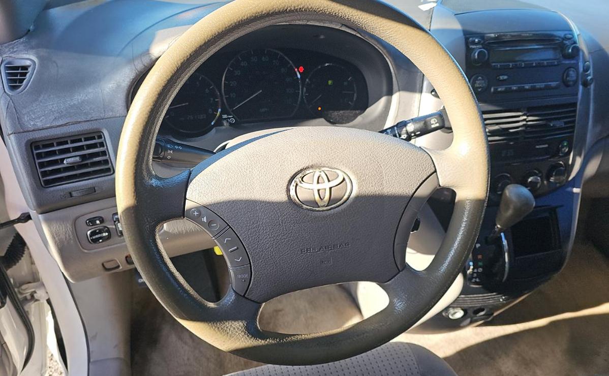 Toyota Sienna  2010