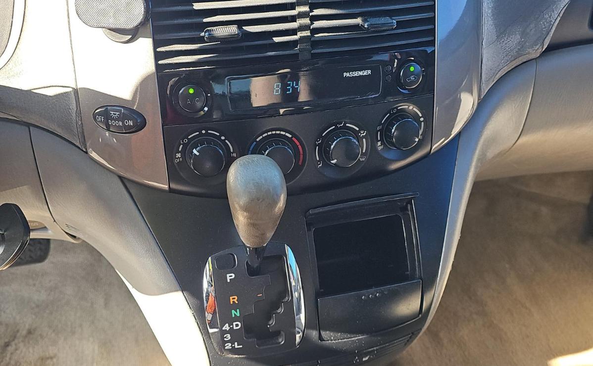 Toyota Sienna  2010