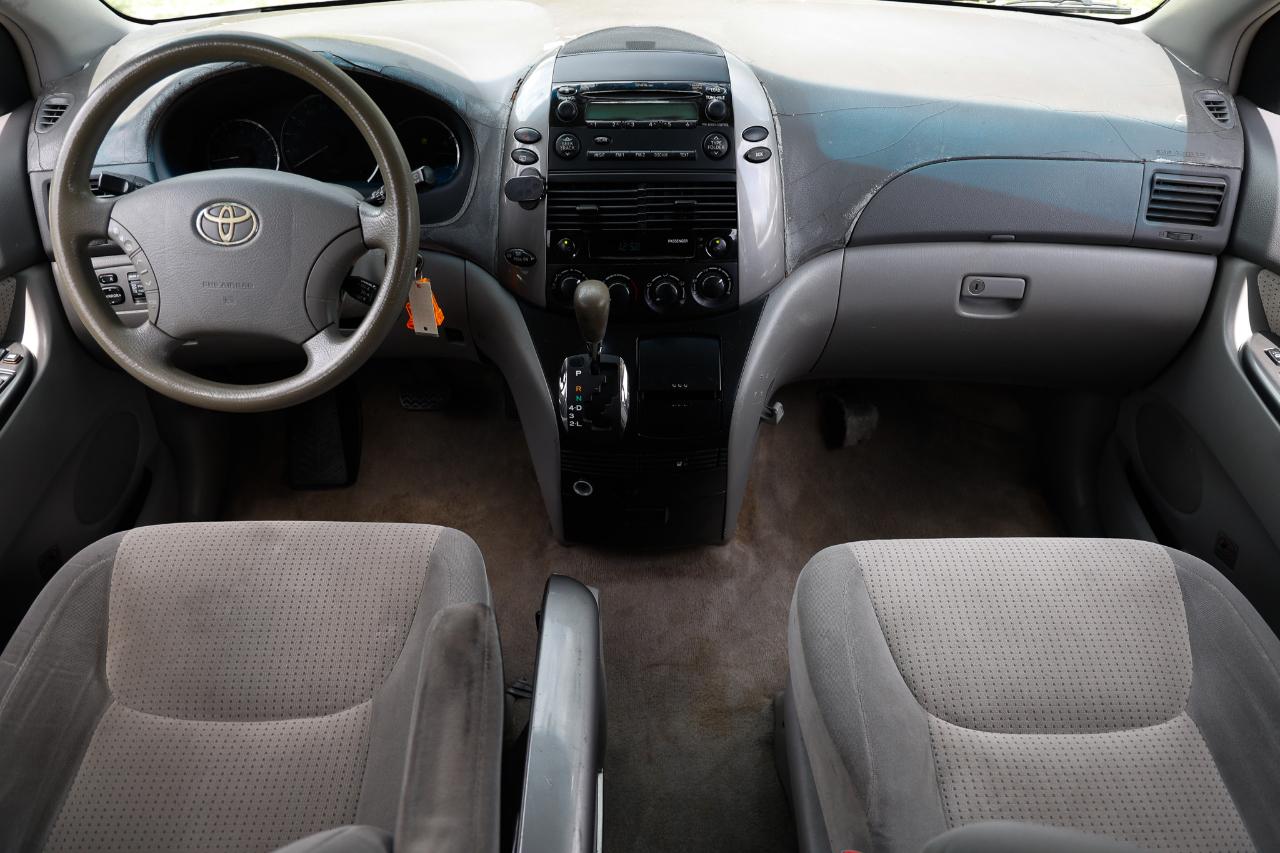 Toyota Sienna  2010