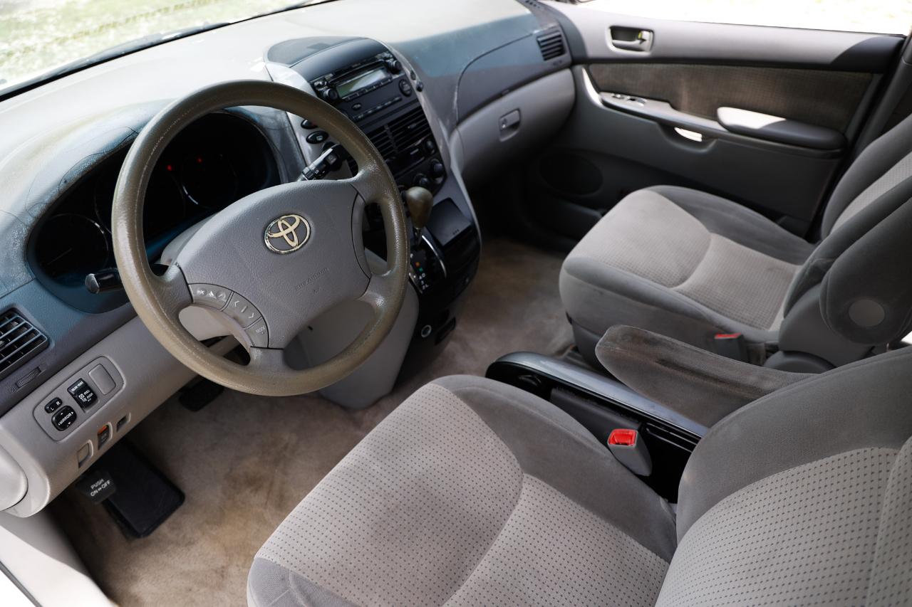 Toyota Sienna  2010