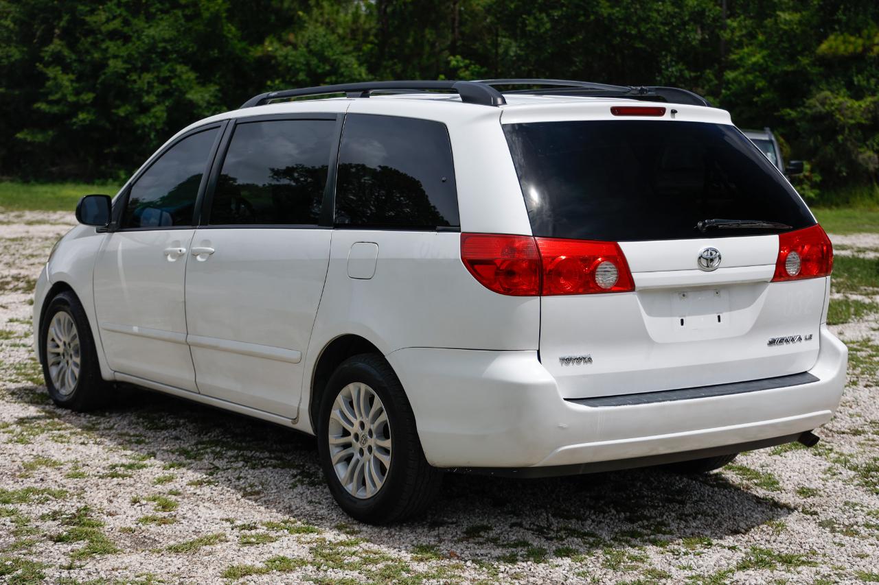 Toyota Sienna  2010