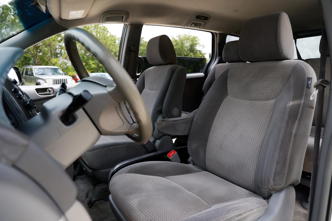 Toyota Sienna  2010