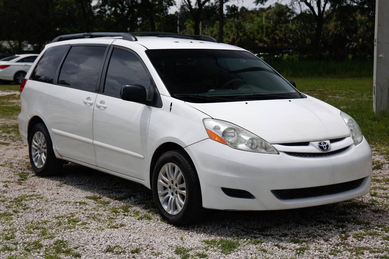 Toyota Sienna  2010