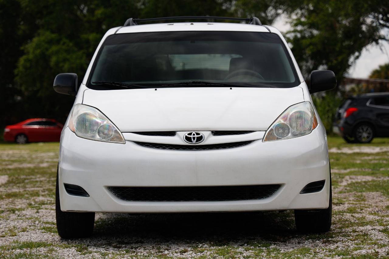 Toyota Sienna  2010
