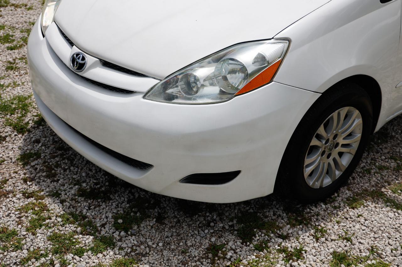 Toyota Sienna  2010
