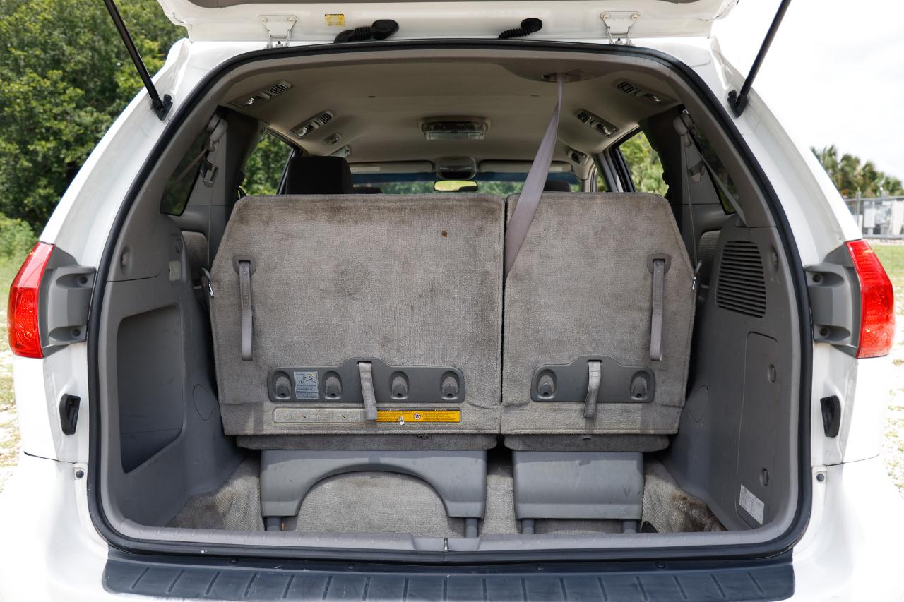 Toyota Sienna  2010