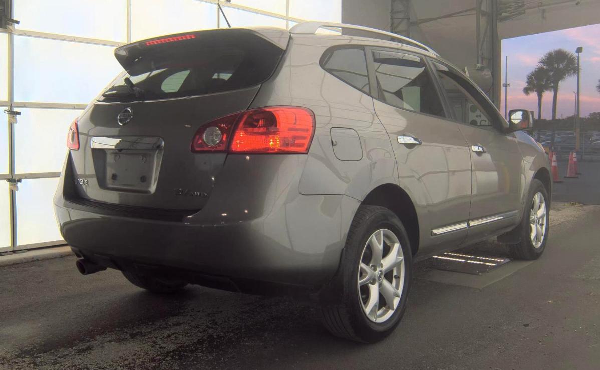 Nissan Rogue  2011
