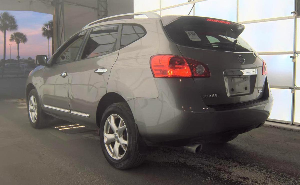 Nissan Rogue  2011