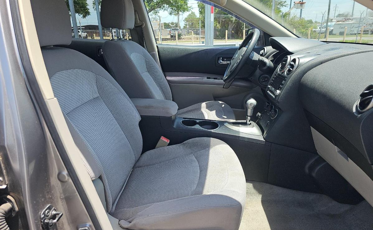 Nissan Rogue  2011