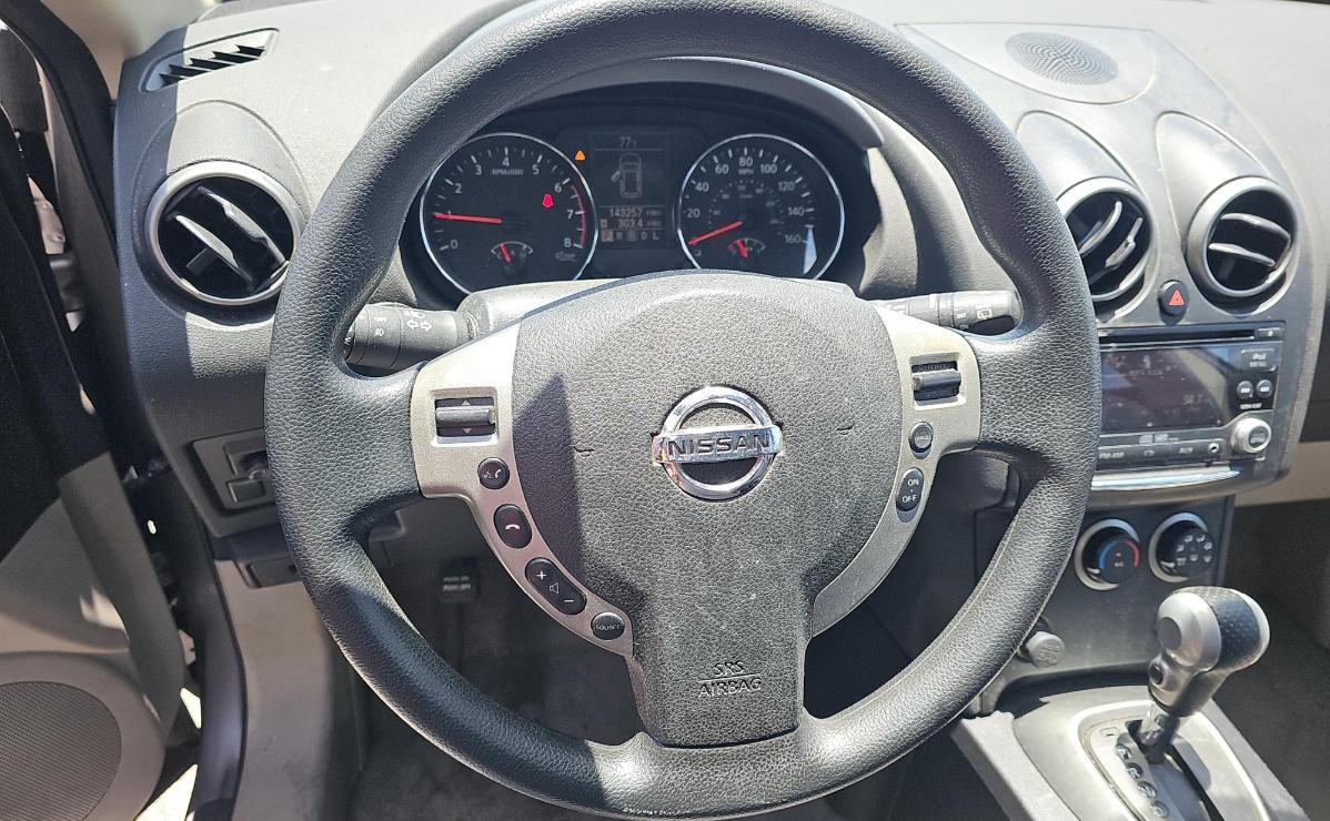 Nissan Rogue  2011