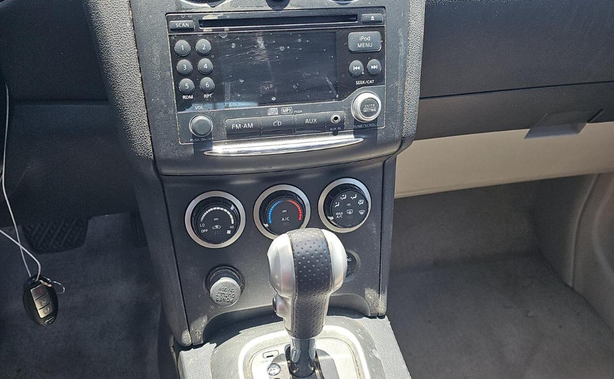 Nissan Rogue  2011
