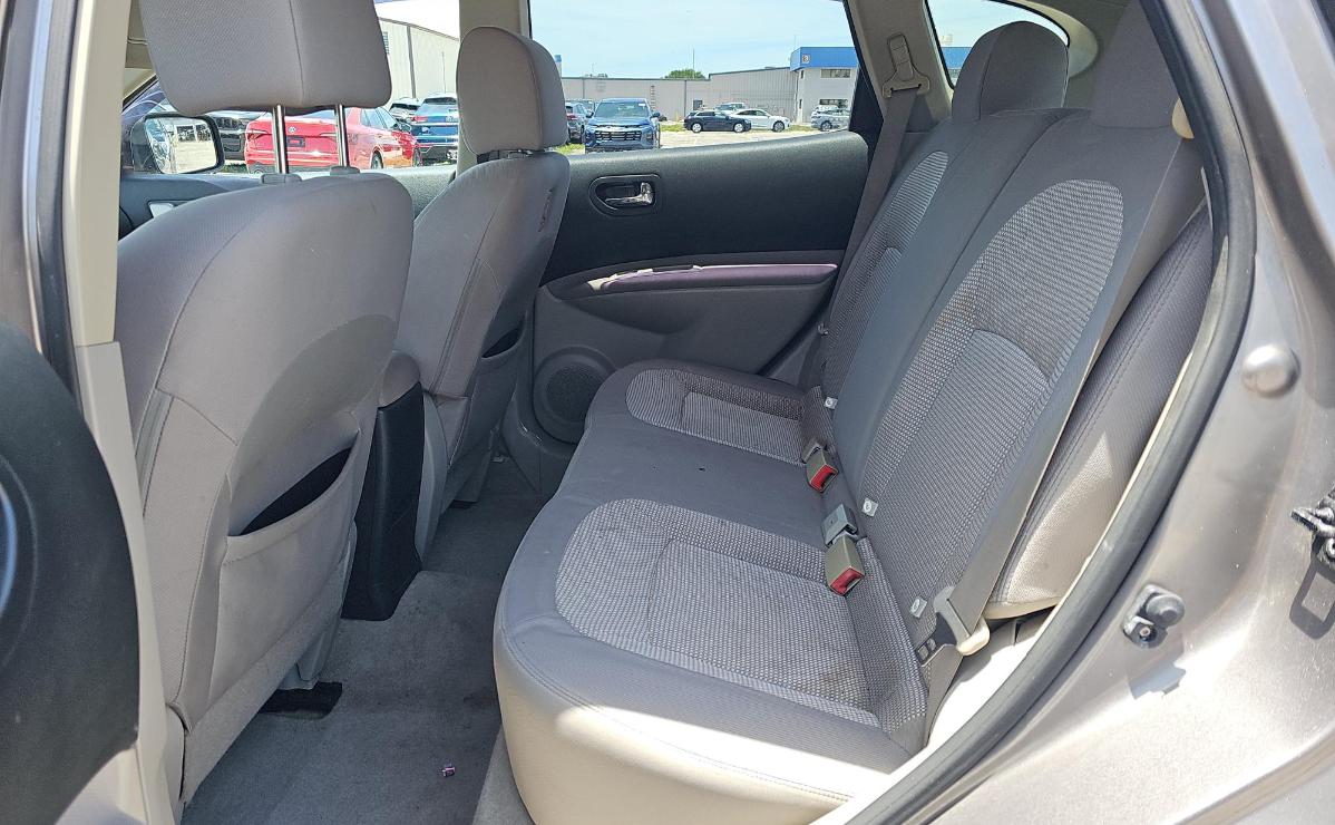 Nissan Rogue  2011