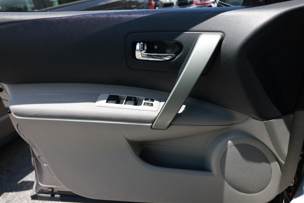 Nissan Rogue  2011