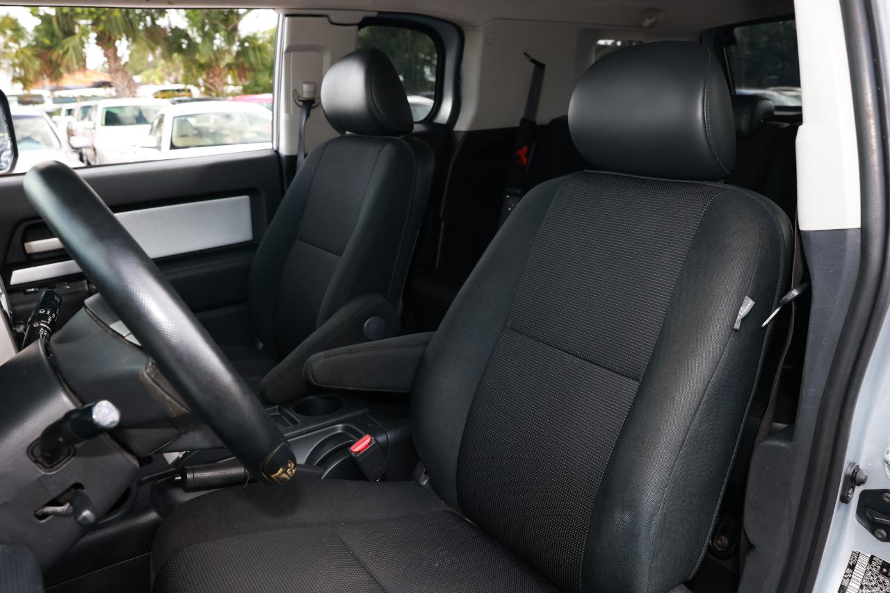 Toyota FJ Cruiser  2007