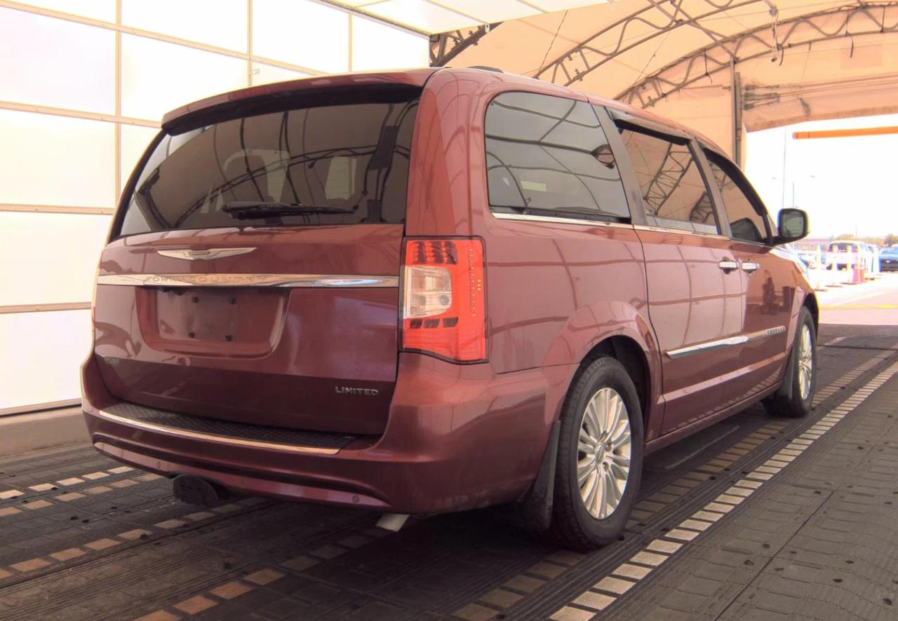 Chrysler Town & Country  2014
