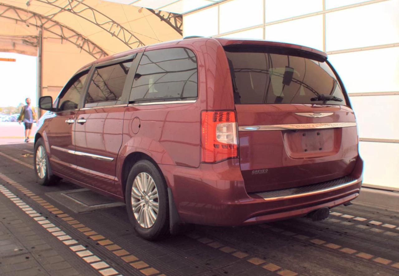 Chrysler Town & Country  2014