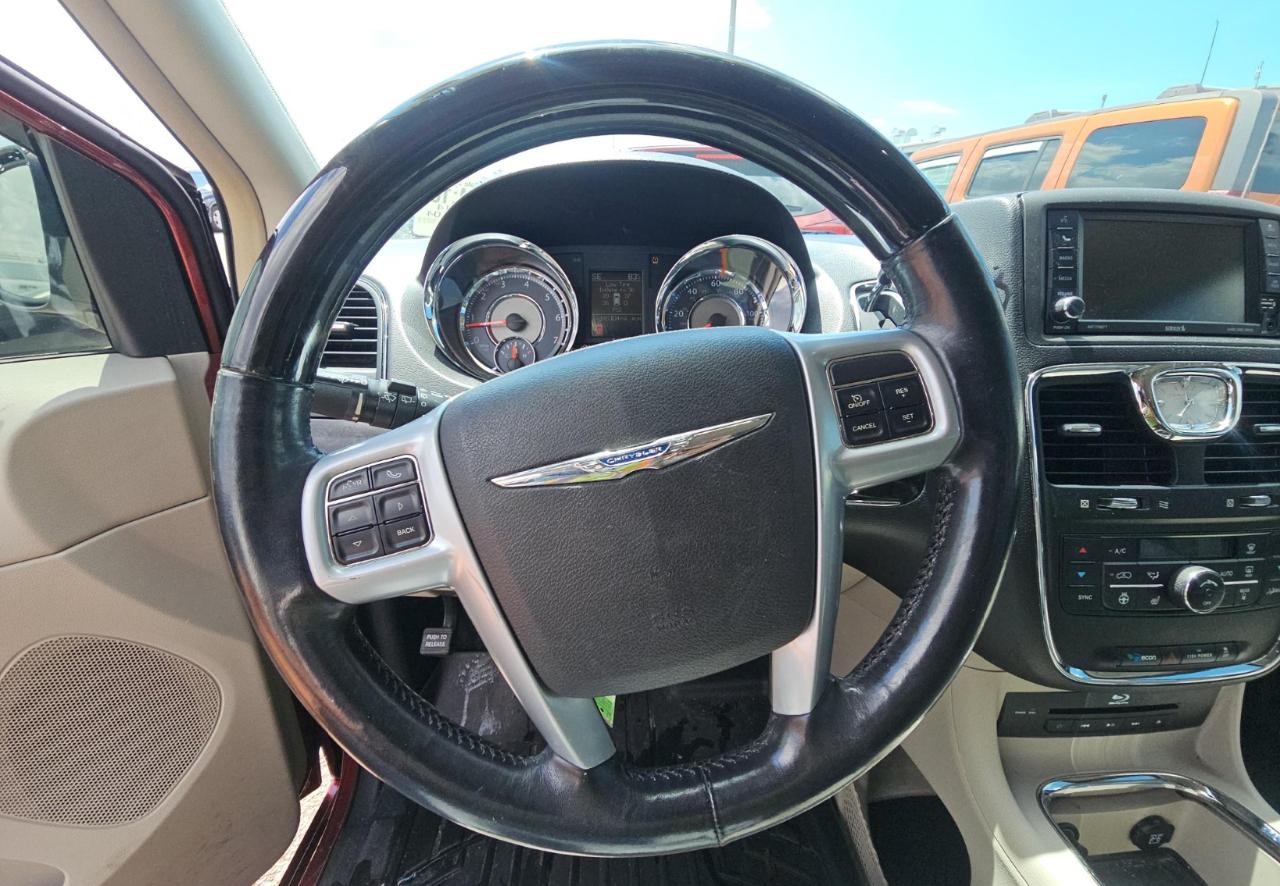 Chrysler Town & Country  2014