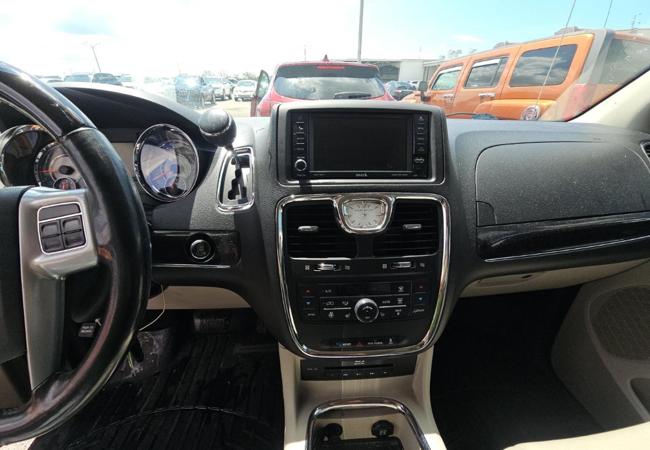 Chrysler Town & Country  2014