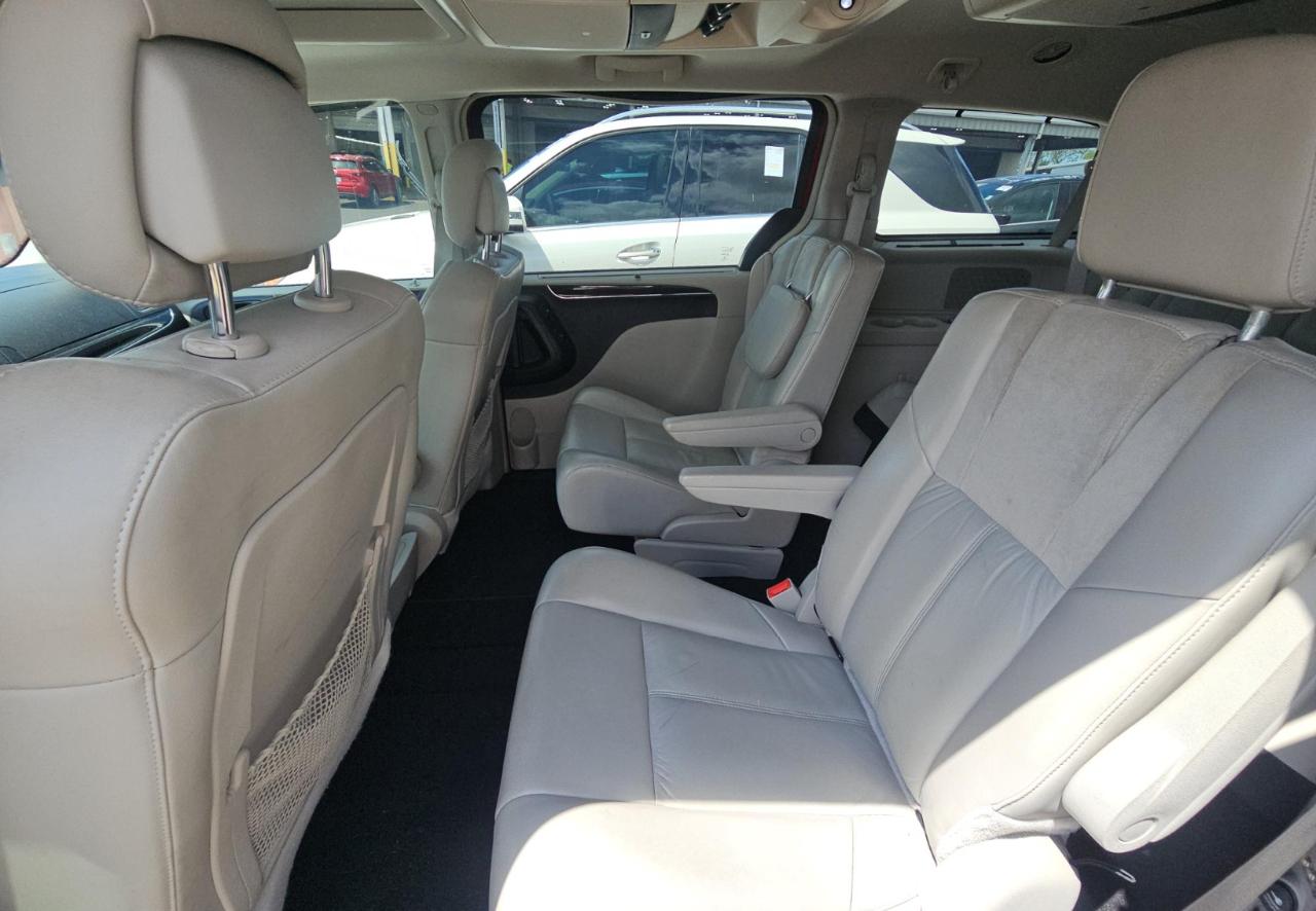 Chrysler Town & Country  2014