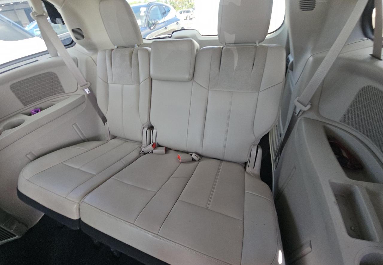 Chrysler Town & Country  2014