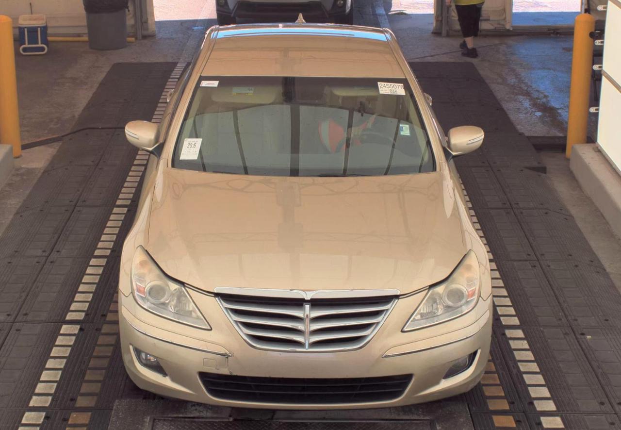 Hyundai Genesis  2011