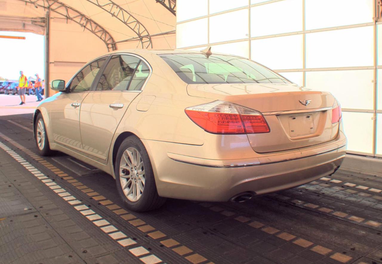 Hyundai Genesis  2011