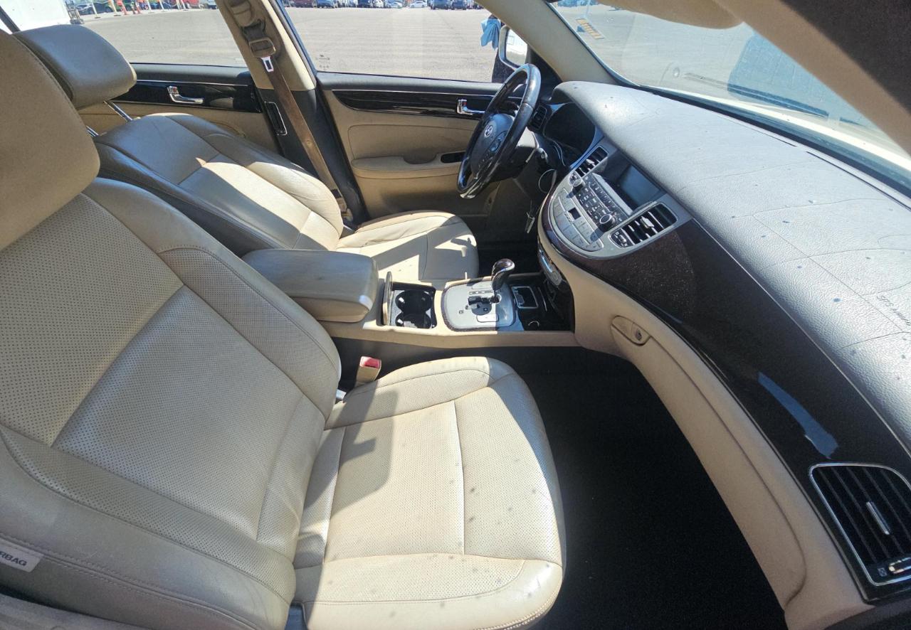 Hyundai Genesis  2011
