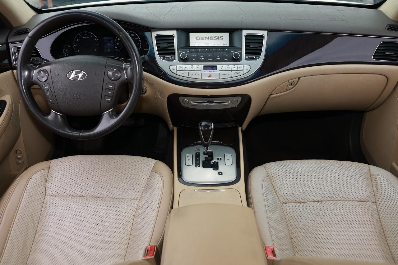 Hyundai Genesis  2011